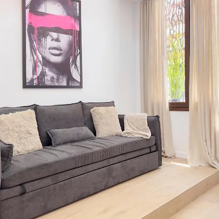 Singularstays Olimpia Apartman *